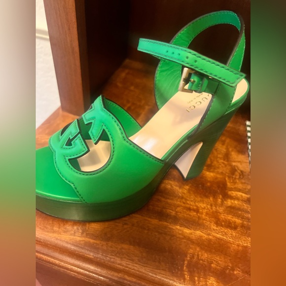 Authentic Gucci Shamrock Platform sandals - Picture 2 of 6